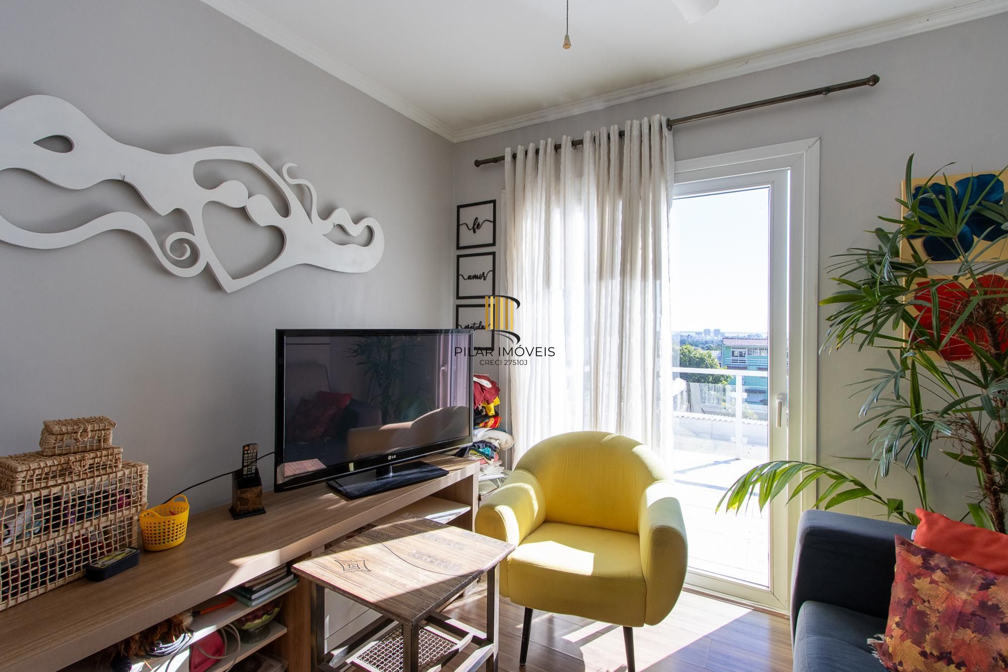 Casa com 3 dormitórios, suíte com closet e piscina no Condomínio Cinque Terre