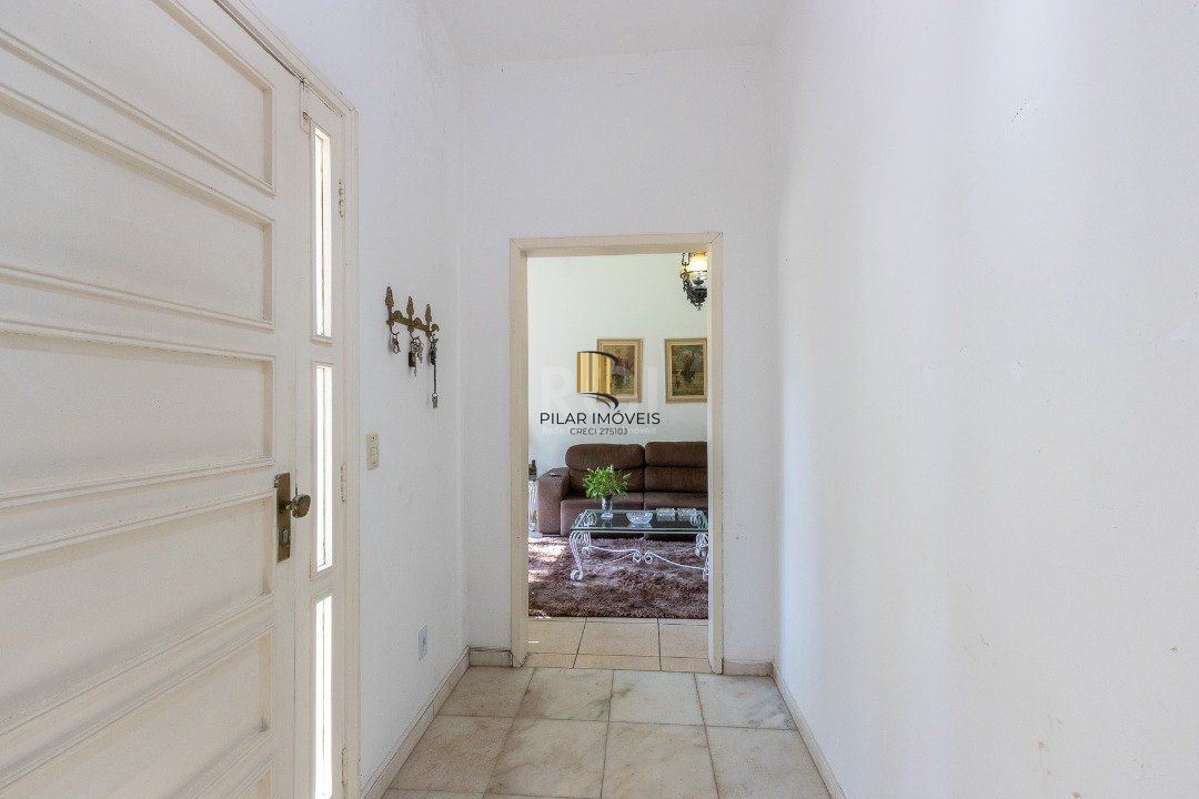 Casa para Venda - 250m², 3 dormitórios, sendo 1 suites, 3 vagas - Tristeza