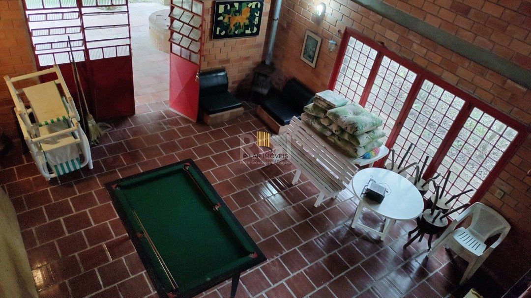 Sito à venda no Lami, com casa com quartos, 1 banheiro e piscina