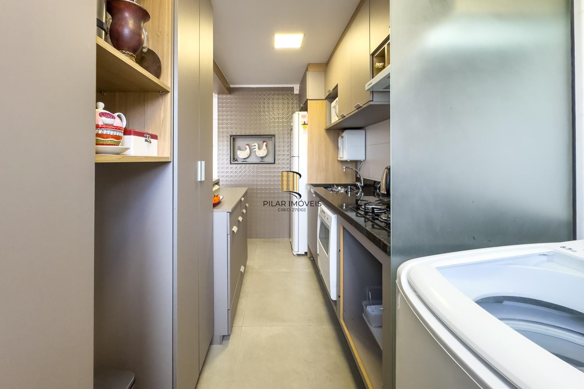 Apartamento 03 Suítes bairro Cristal, 88,97m² de área privativa, semimobiliada e 02 vagas de garagens cobertas.