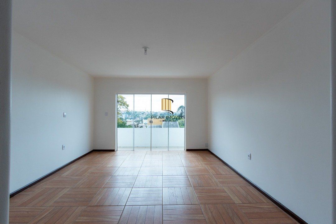 Casa para Venda - 454.7m², 5 dormitórios, sendo 1 suites, 8 vagas - Teresópolis