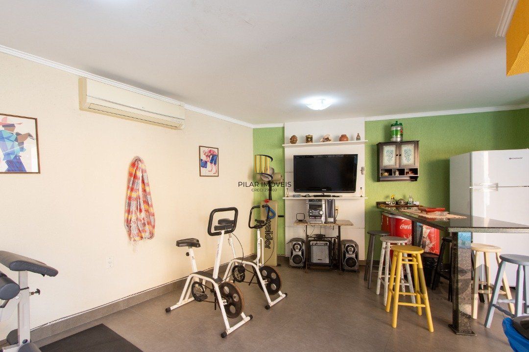 Casa para Venda - 254m², 4 dormitórios, sendo 3 suites, 5 vagas - Espirito Santo