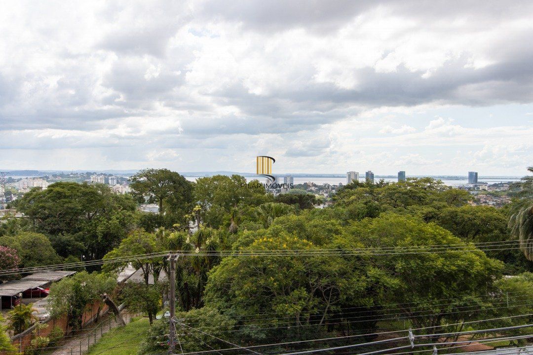 Casa 4 dormitórios no bairro Nonoai