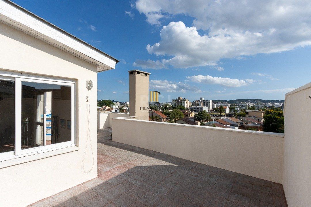 Ótima cobertura no bairro Nonoai, com aproximadamente 135m² de área privativa, 02 dormitórios
