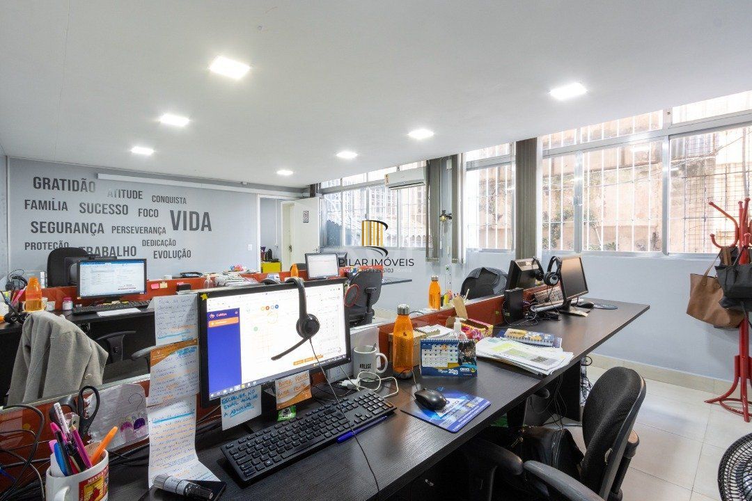 Sala em andar inteiro com 157,44  privativos