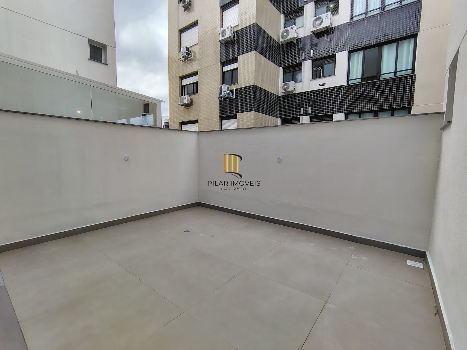 Apartamento Garden de 2 dormitórios, 1 suíte e 2 vagas de garagem.