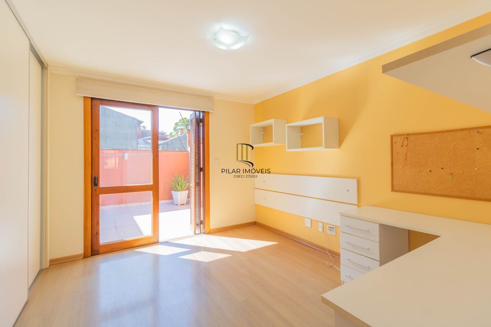 Casa Condominio para Venda - 286.89m², 4 dormitórios, sendo 2 suites, 2 vagas - Cristal