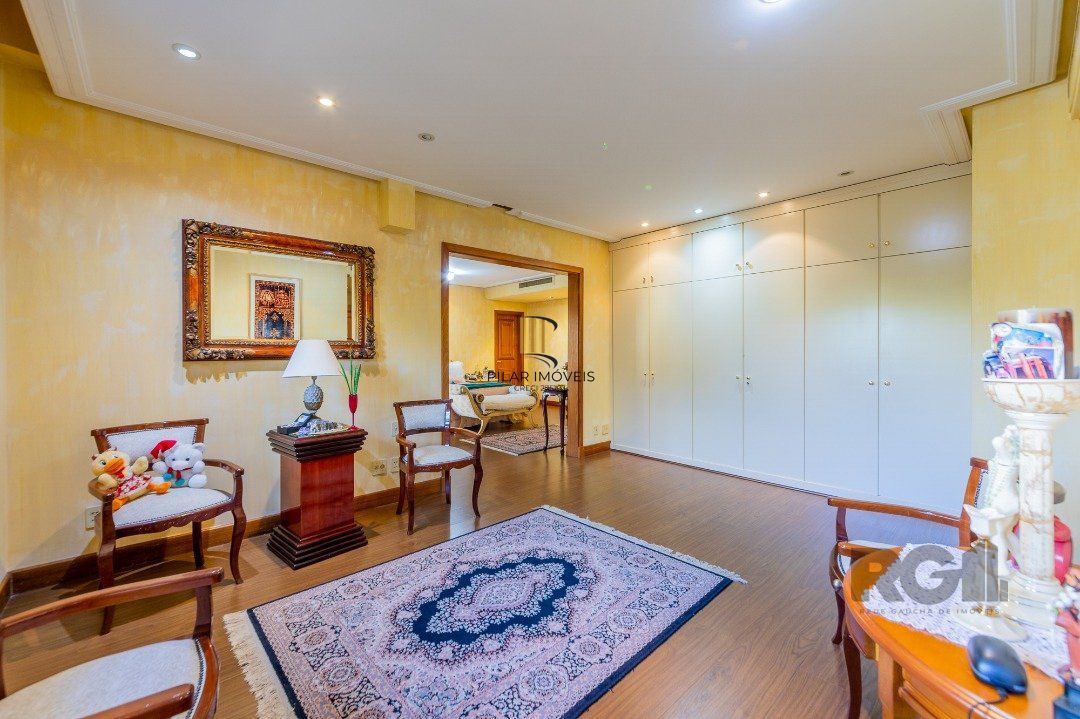 Apartamento 4 dormitórios no bairro Moinhos de Vento