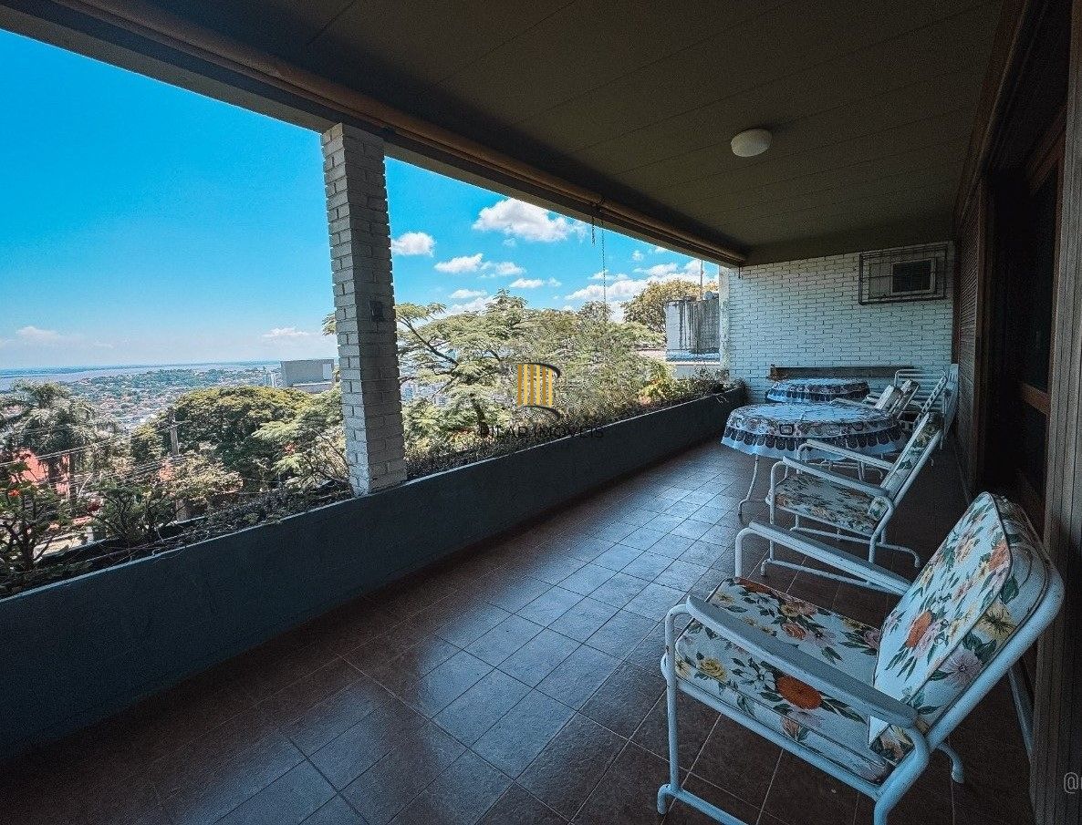 Casa bairro Sétimo Céu, 463m² privativos, vista privilegiada do Rio Guaíba em terreno de 1.423m².