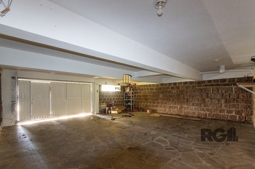 BELO SOBRADO, 3 QUARTOS, 1 SUITE, PISCINA, 320m² PRIVATIVOS - TRISTEZA