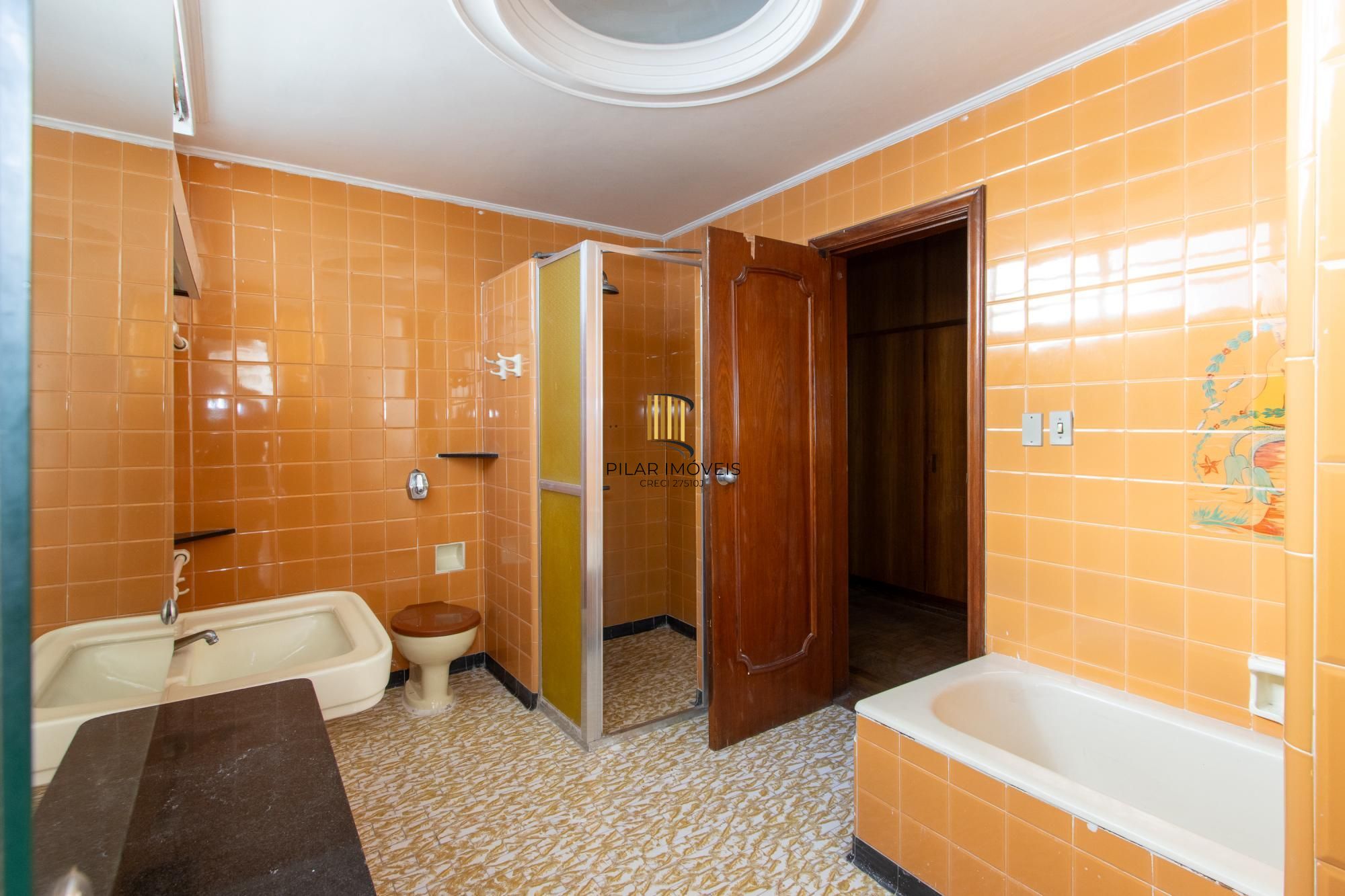 Apartamento para Venda - 238m², 3 dormitórios, sendo 1 suites, 1 vaga - Floresta
