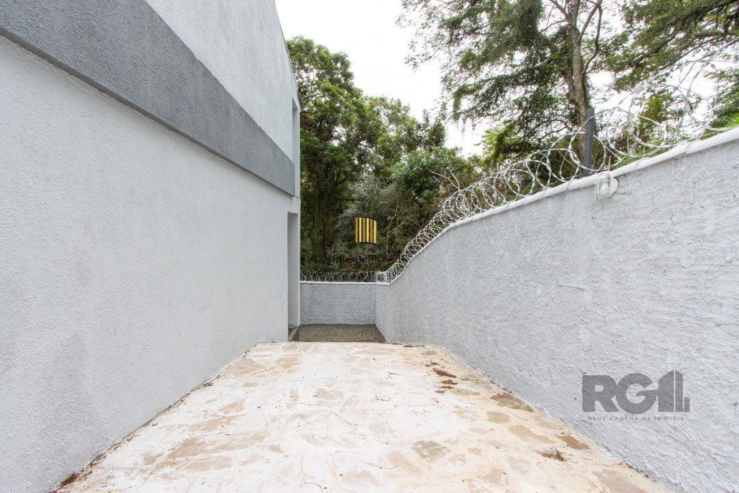 Casa | 3 quartos | 2 Suítes | 4 vagas cobertas | 260m2 Privativos | Bairro Santa Tereza