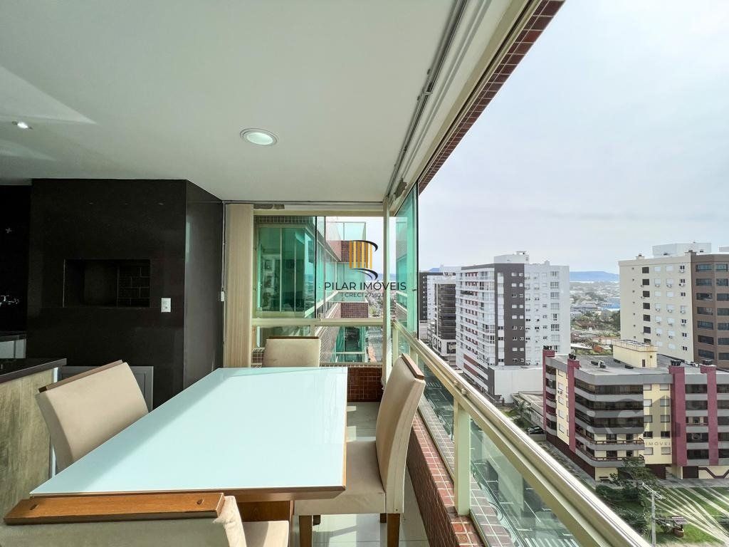 Magnífica Cobertura com vista eterna para o mar