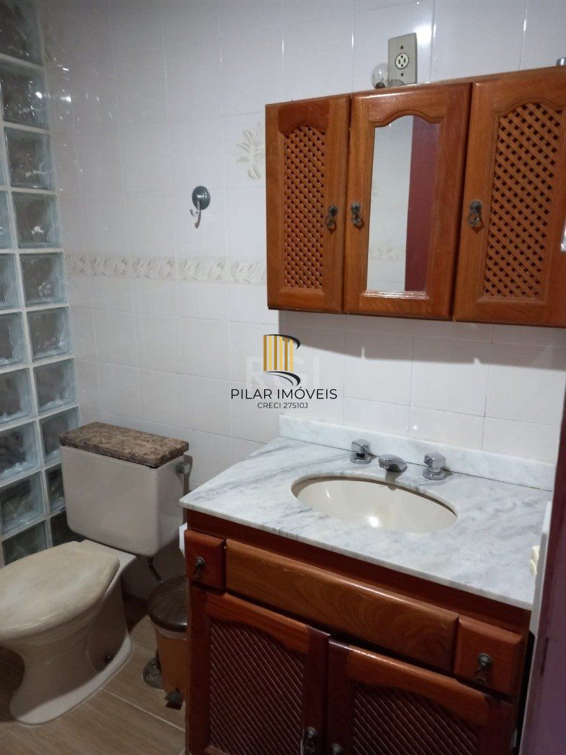 Sito à venda no Lami, com casa com quartos, 1 banheiro e piscina