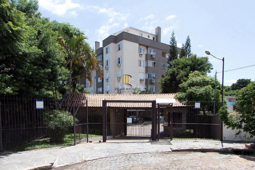 Ótima cobertura no bairro Nonoai, com aproximadamente 135m² de área privativa, 02 dormitórios