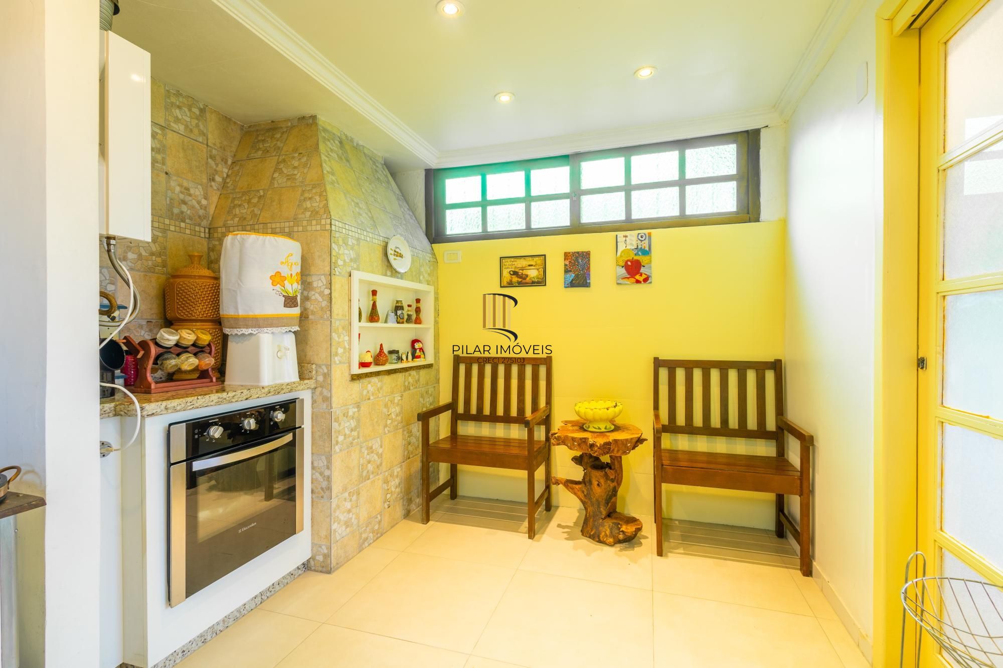 Casa em condomínio bairro Tristeza, com 185m² privativos.