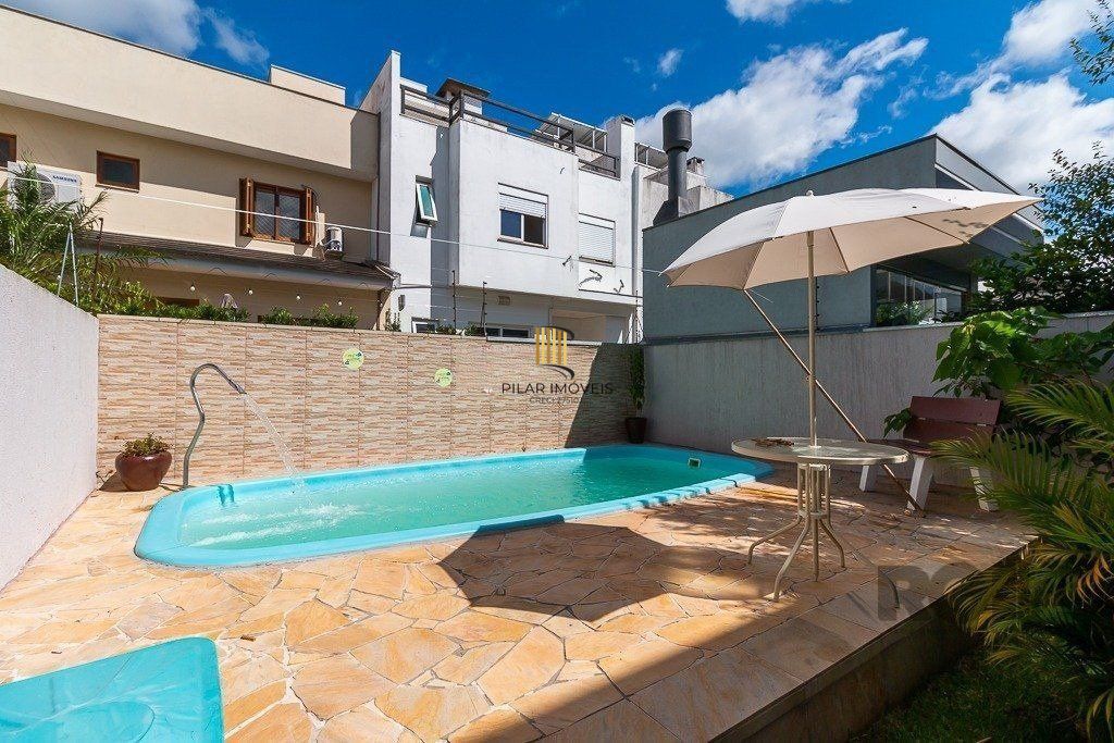 Sobrado no Lagos de Nova Ipanema com 149,54m², possui 03 dormitórios, sendo 1 suíte, garagem para 3 carros