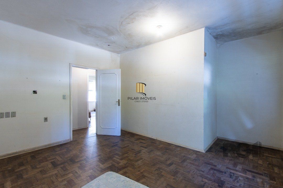 Casa 7 dormitórios no bairro Pedra Redonda