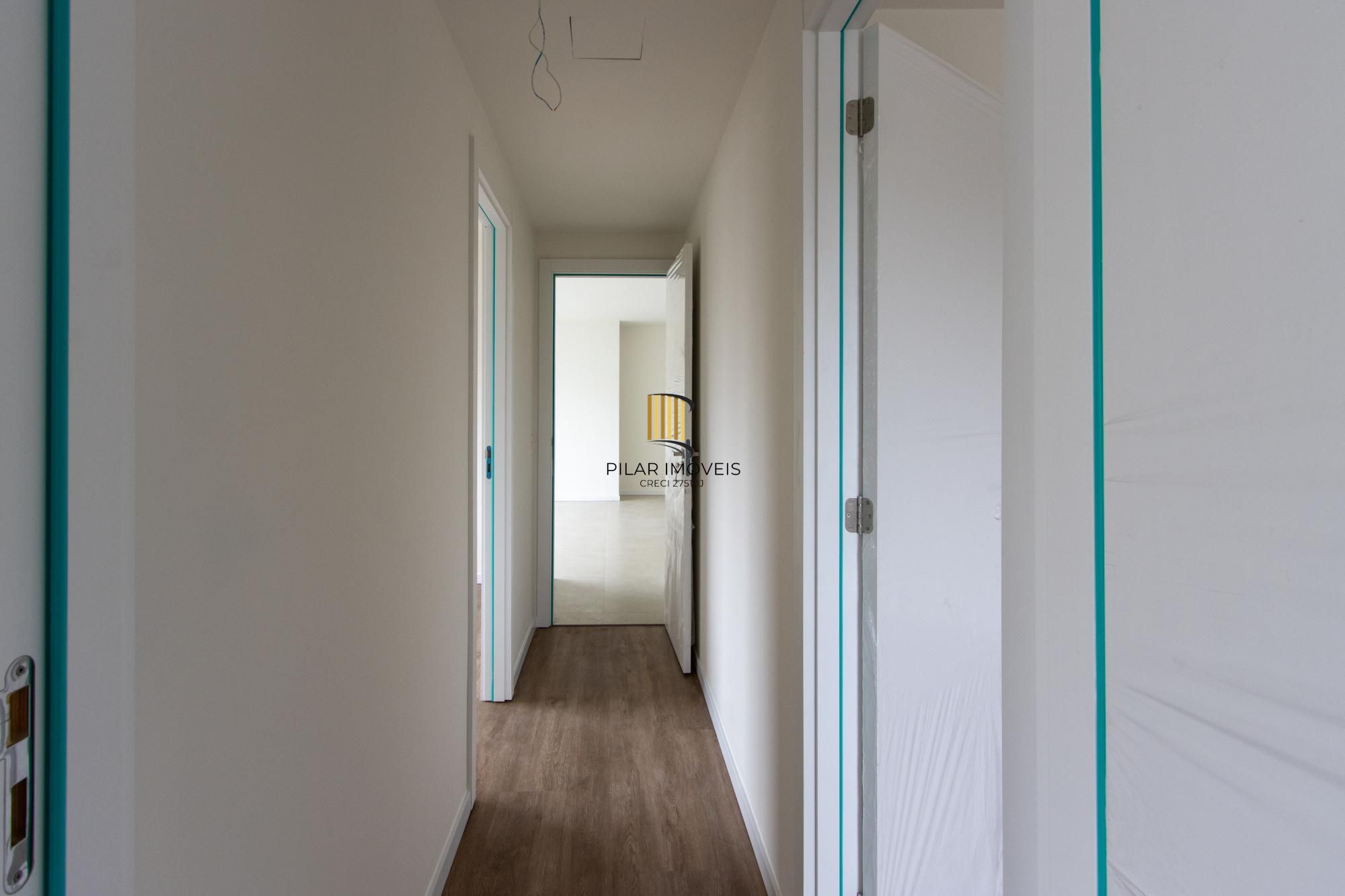 Infra Completa 3 Dormitórios sendo 1 suíte 1 Banheiro social acesso para os dois quartos. churrasqueira e lareira.