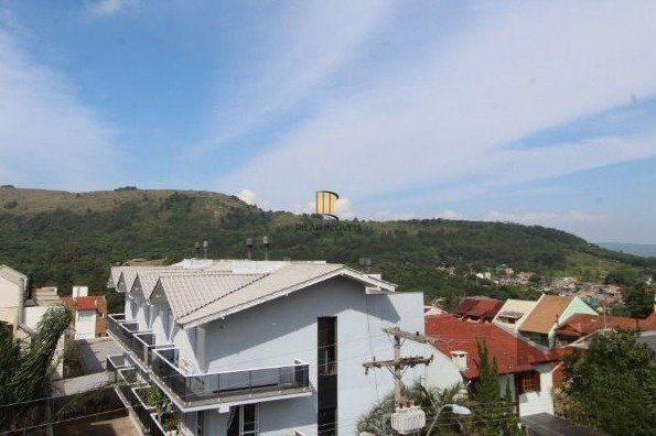 Casa para Venda - 180m², 3 dormitórios, sendo 3 suites, 3 vagas - Hípica