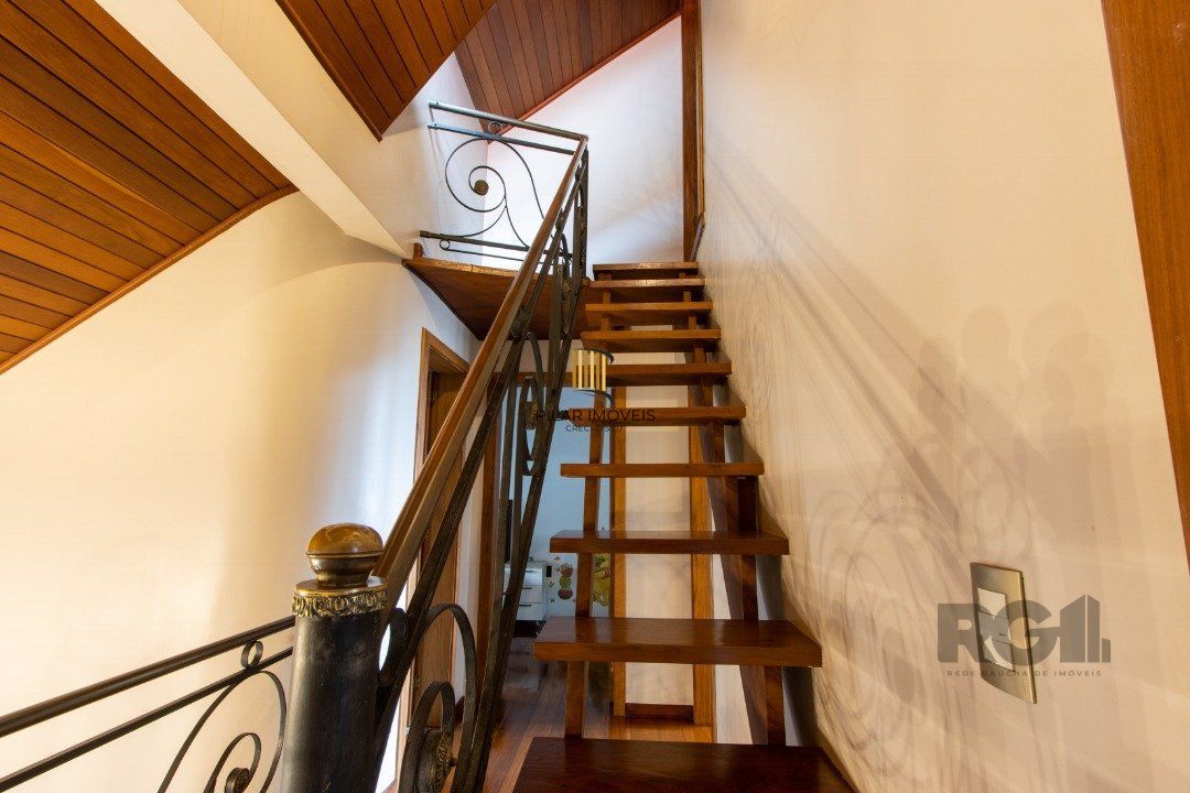 Casa para Venda com 4 dormitórios, sendo 2 suites e 4 vagas no bairro Jardim Isabel