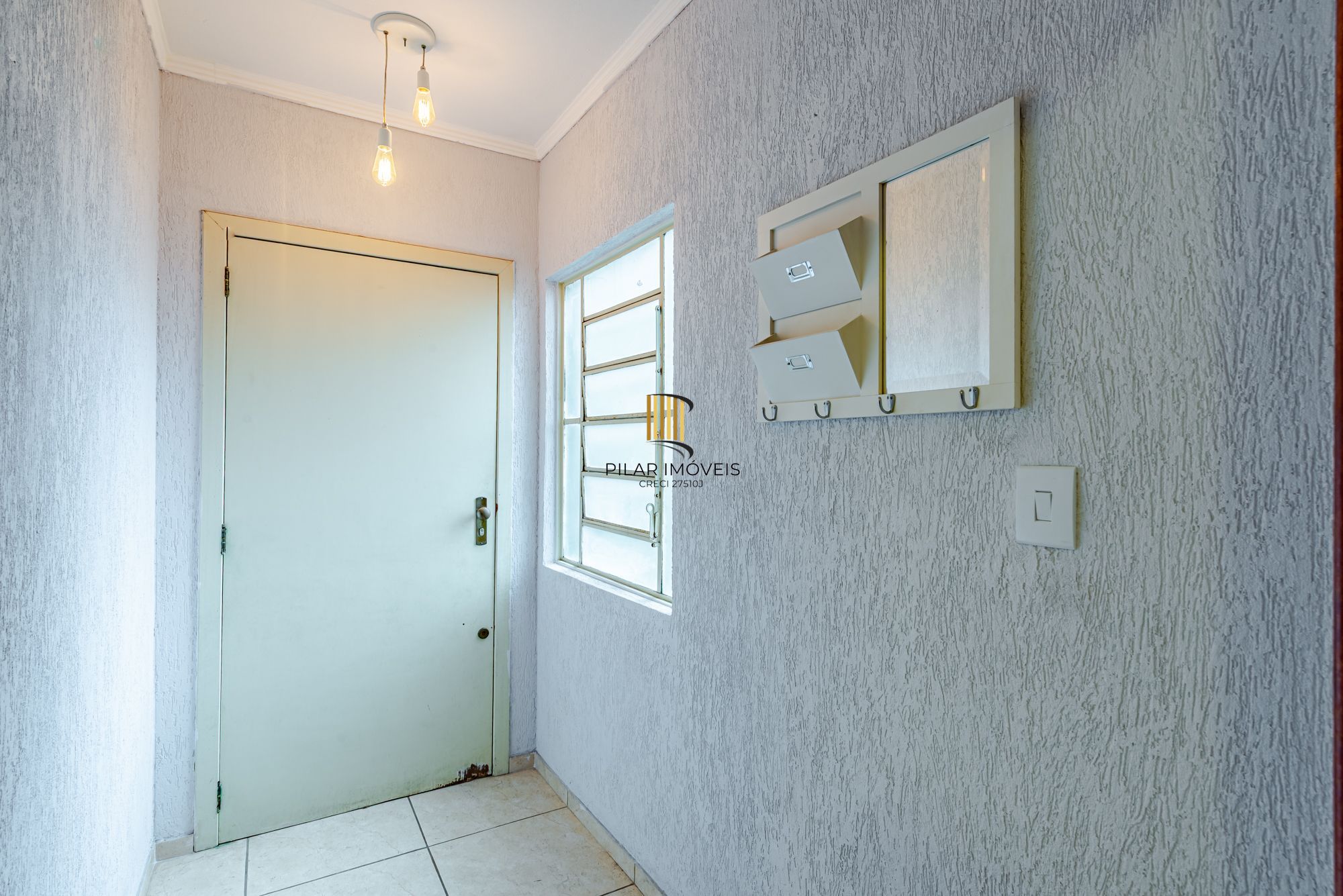 Apartamento 2 dormitórios, 2 vagas, no Bairro Nonoai.