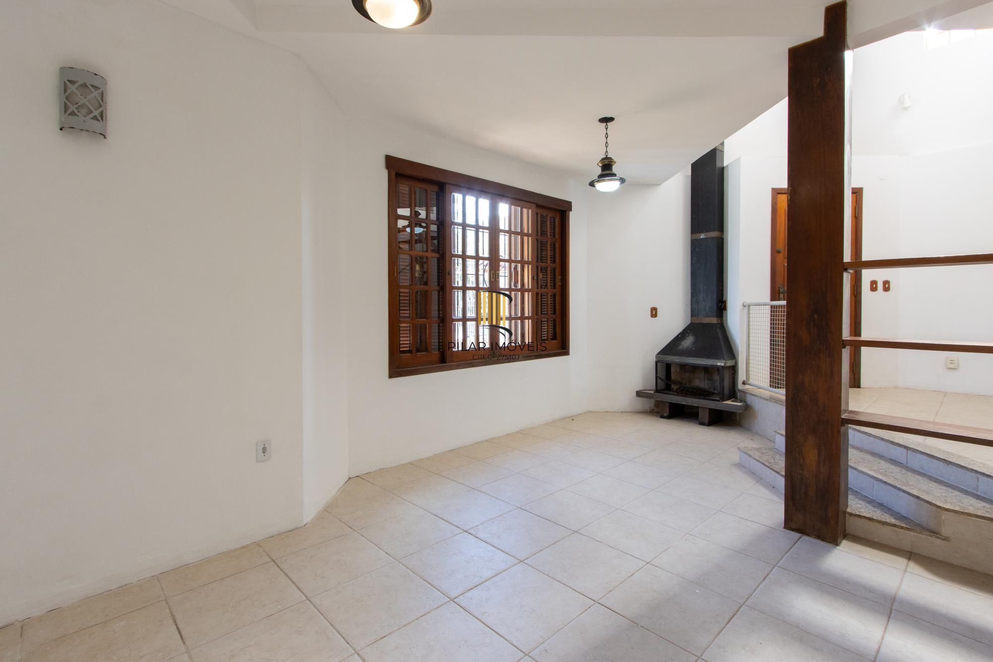 Casa para Venda - 253.35m², 3 dormitórios, sendo 1 suites, 4 vagas - Serraria