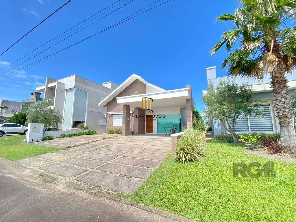Casa a venda em Condomínio fechado na Beira mar de Atlântida Sul com 3 quartos e 164m² - Pilar Imóveis