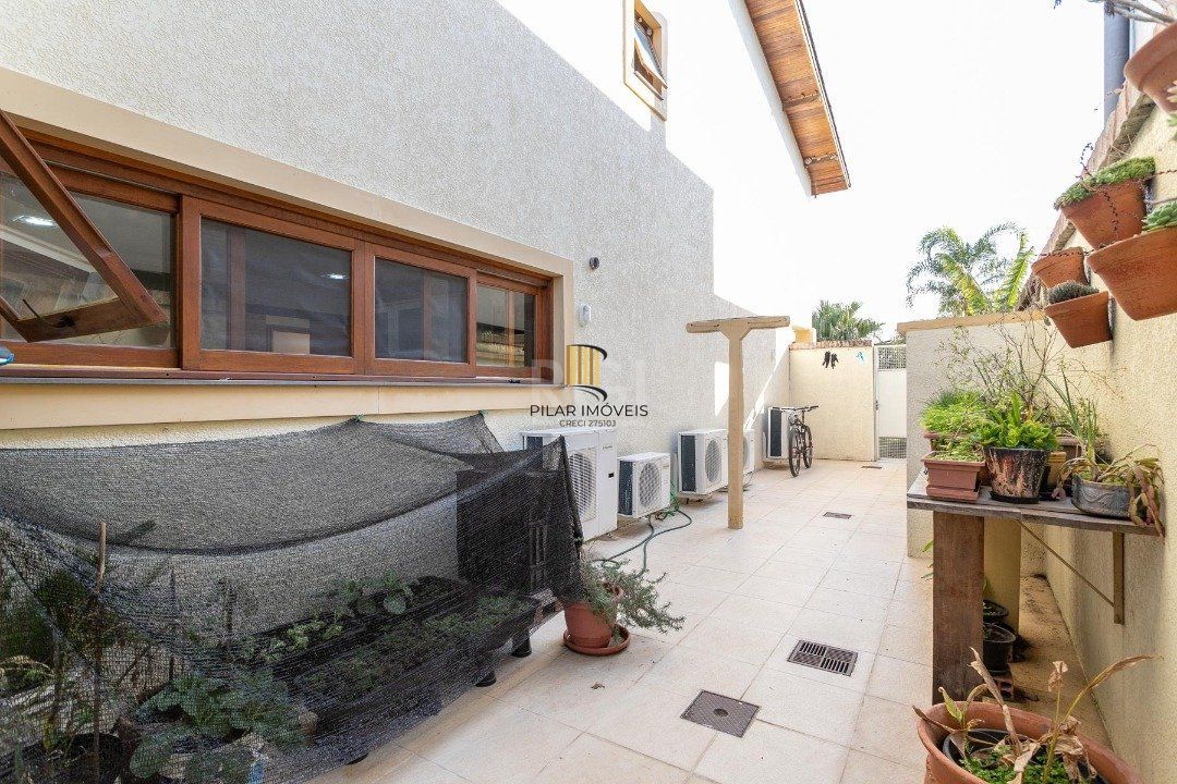Casa Condominio para Venda - 670m², 5 dormitórios, sendo 5 suites, 4 vagas - Terra Ville