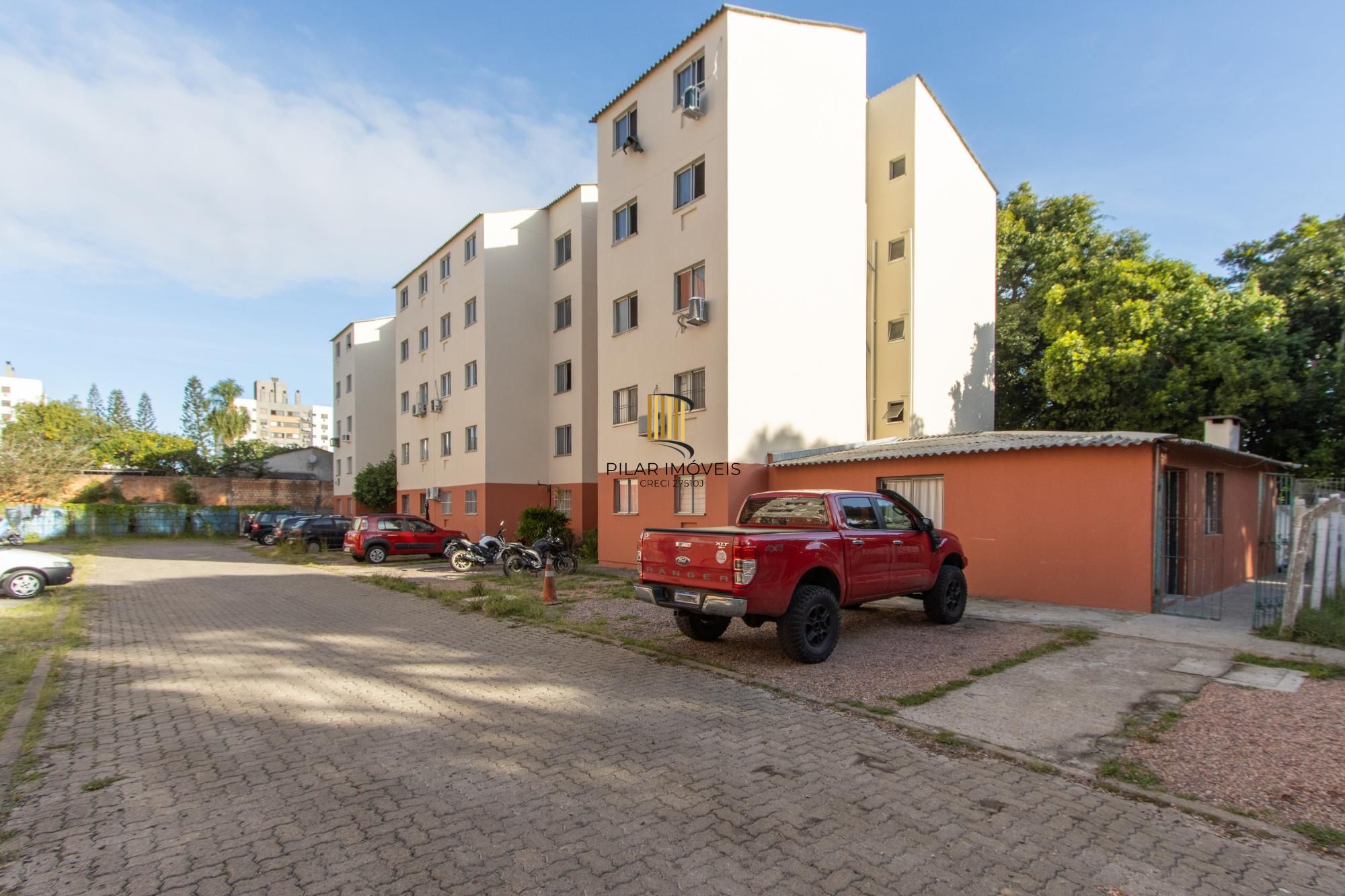 Apartamento reformado, 2 dormitórios, 1 vaga