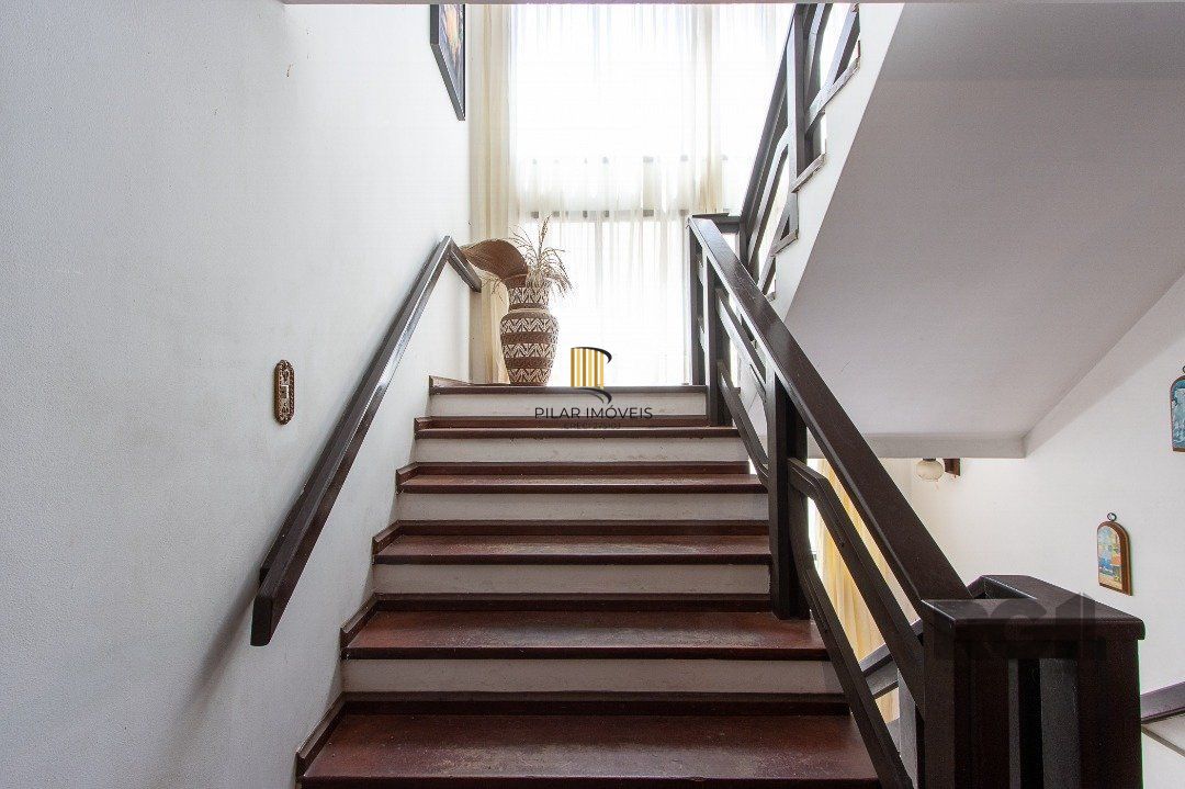 Casa para Venda - 572m², 5 dormitórios, sendo 1 suites, Cavalhada