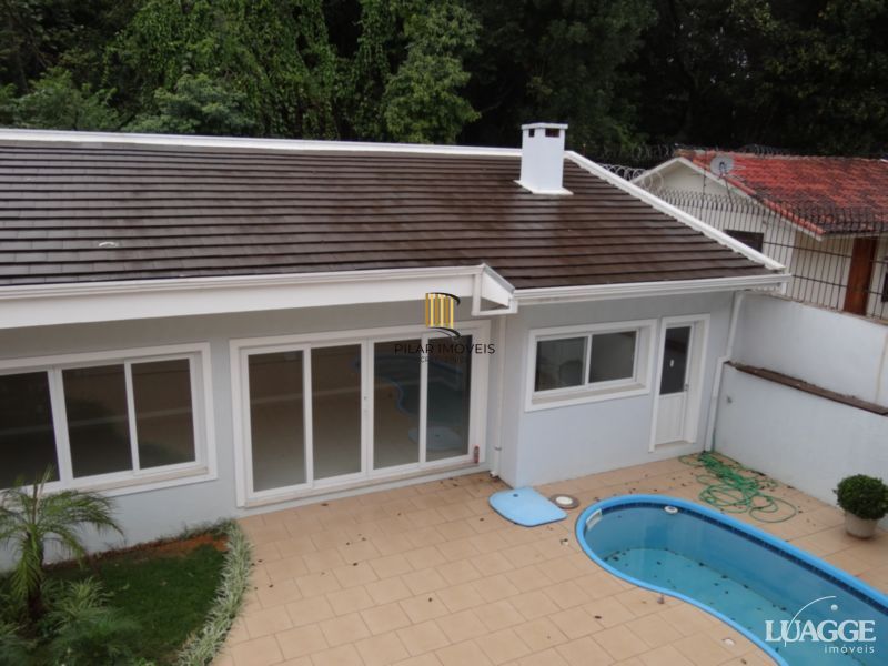 Casa para Venda - 305m², 3 dormitórios, sendo 3 suites, 4 vagas - Nonoai