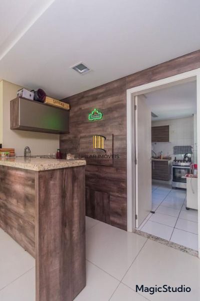 Vende apartamento no Bairro Passo da Areia - Porto Alegre