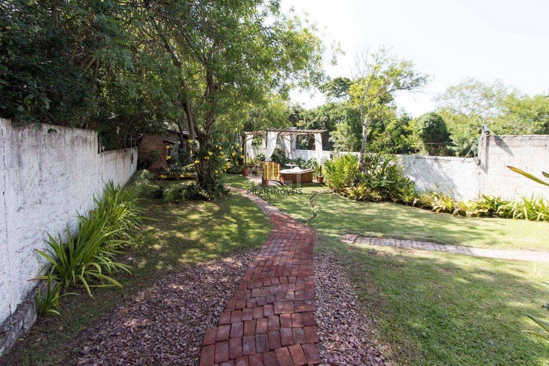 Casa para Venda - 250m², 3 dormitórios, sendo 2 suites, 3 vagas - Ponta Grossa