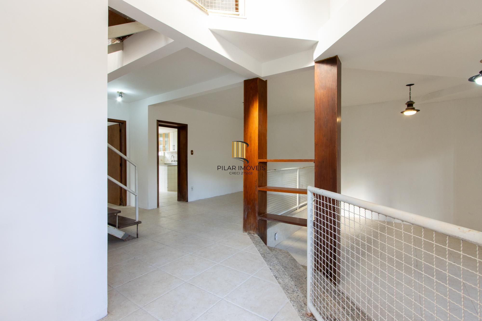 Casa para Venda - 253.35m², 3 dormitórios, sendo 1 suites, 4 vagas - Serraria