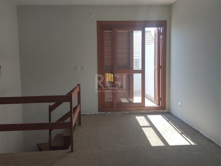 Casa 2 dormitórios no bairro Guarujá