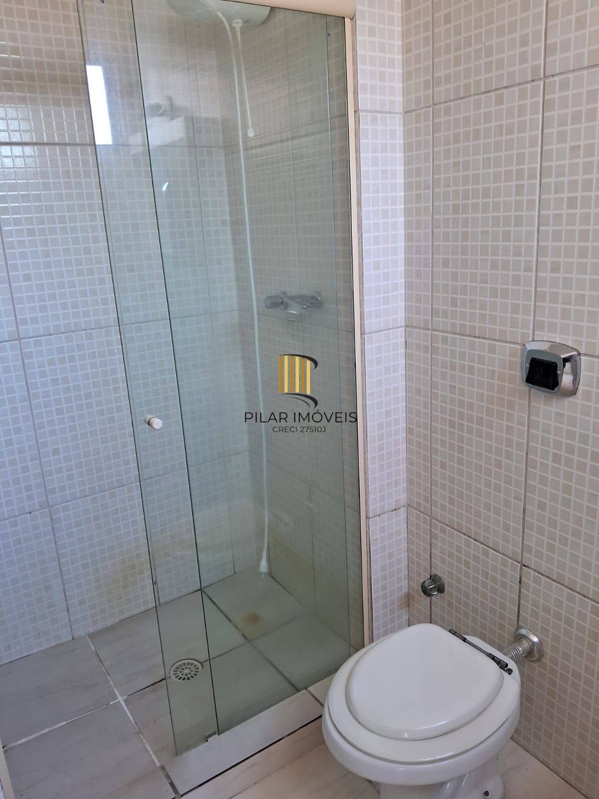 APARTAMENTO JK NO BAIRRO MENINO DEUS - 01 VAGA DE ESTACIONAMENTO - 25M² ÁREA PRIVATIVA