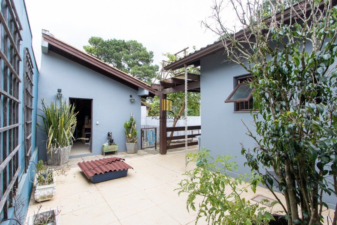 Casa 3 dormitórios no bairro Hípica