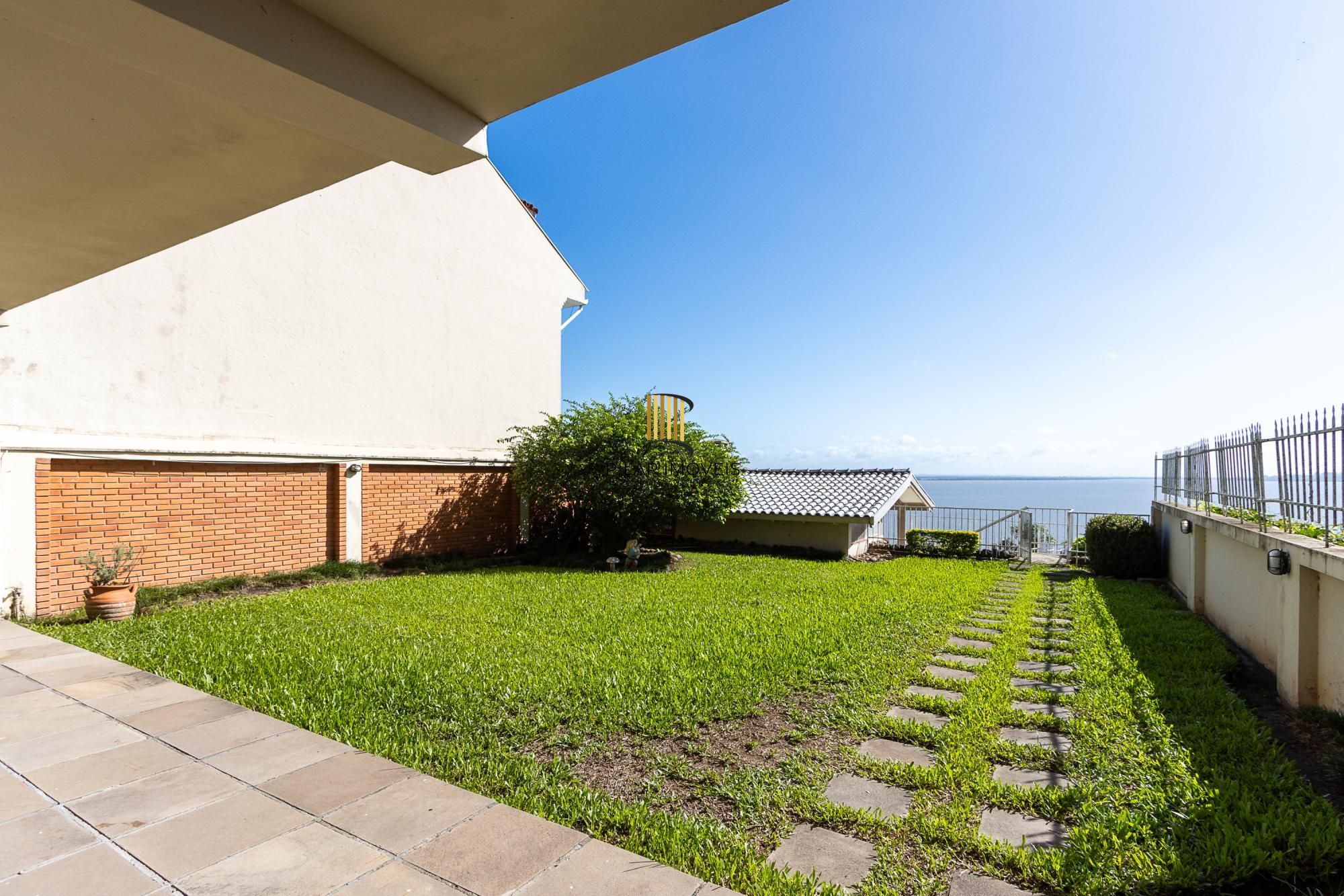 Residência em endereço nobre na Vila Assunção, com vista privilegiada para o Guaíba e clubes náuticos!