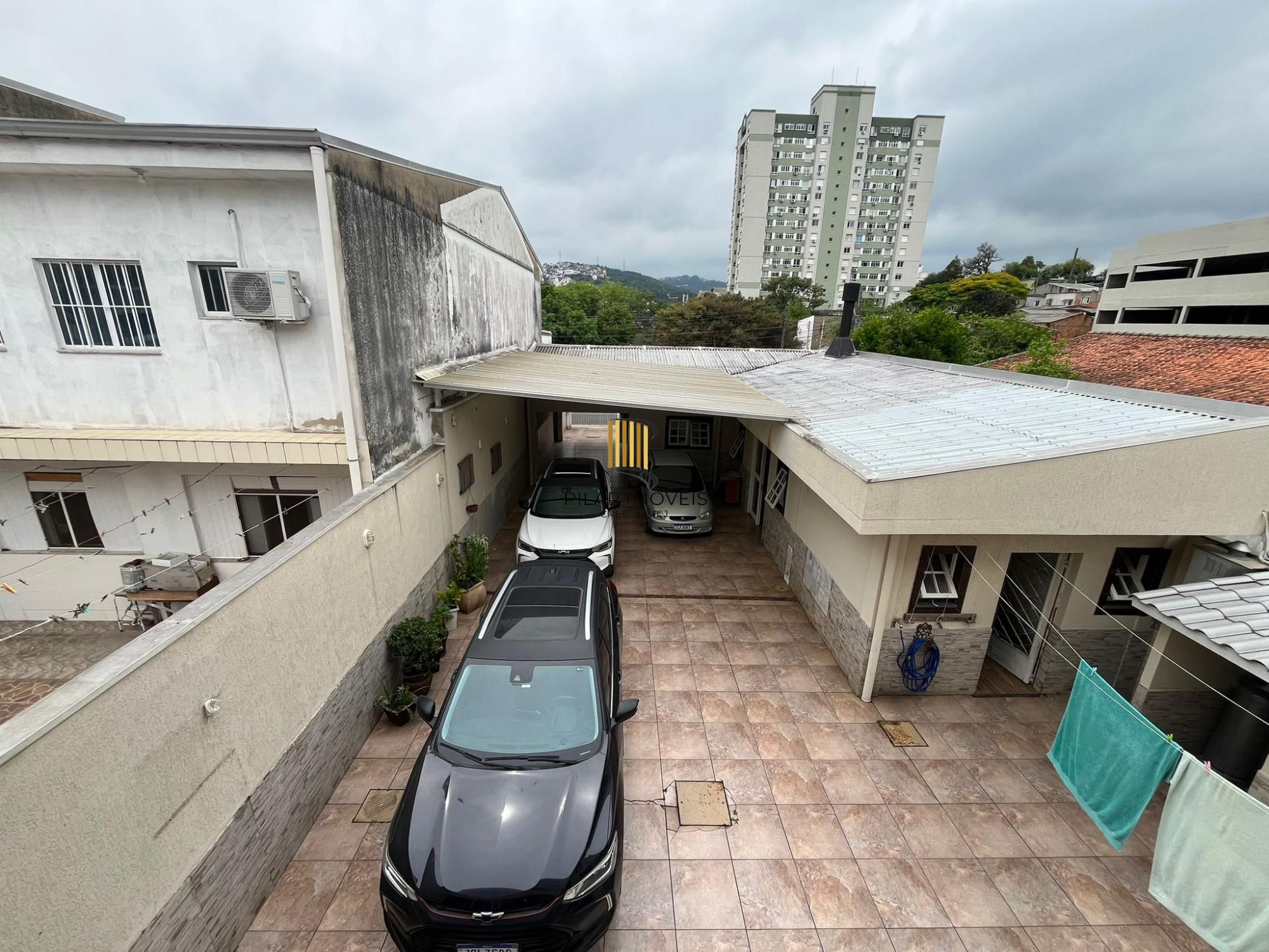 Duas casas no mesmo terreno – conforto, espaço e excelente localização!