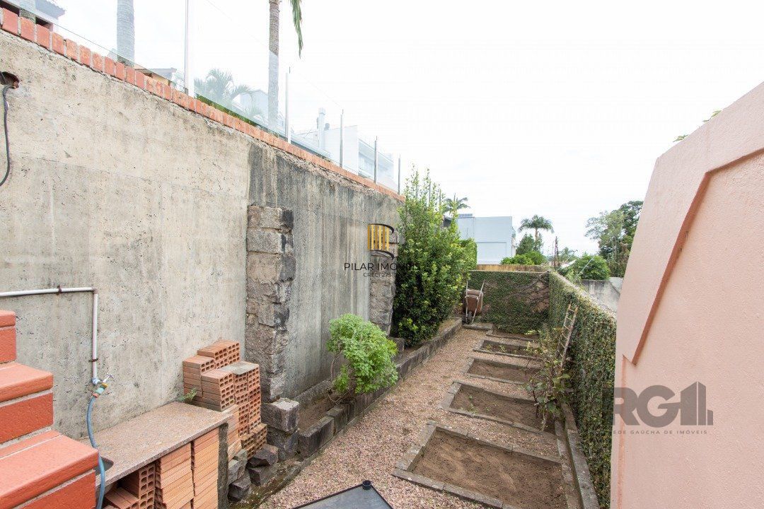 Casa para Venda com 4 dormitórios, sendo 2 suites e 4 vagas no bairro Jardim Isabel