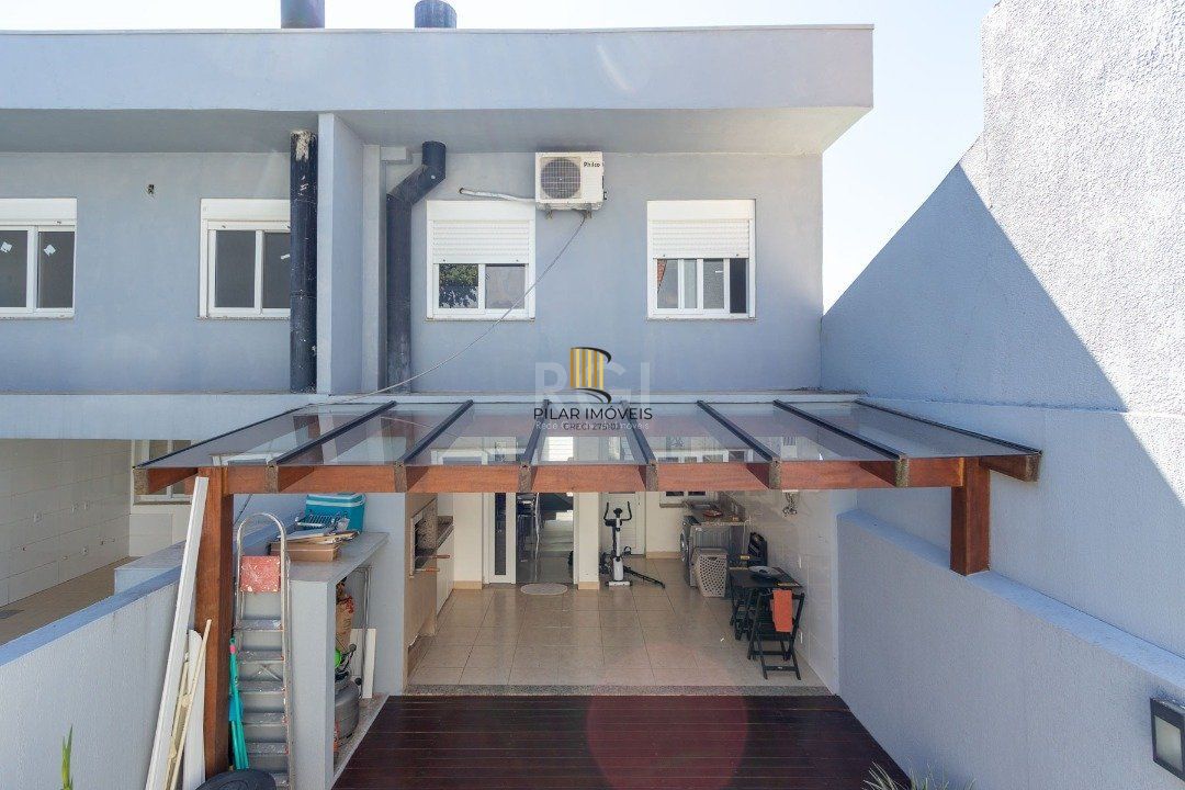 Casa para Venda - 168m², 3 dormitórios, sendo 1 suites, 2 vagas - Imperial Park