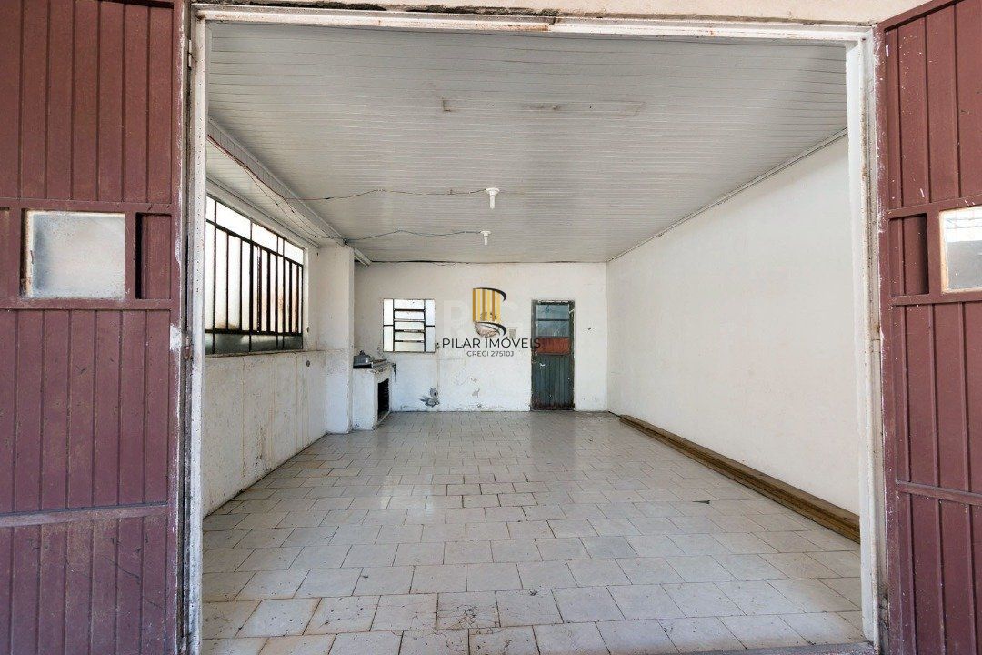 Casa Comercial para Venda - 112m², 3 dormitórios, 2 vagas - Medianeira