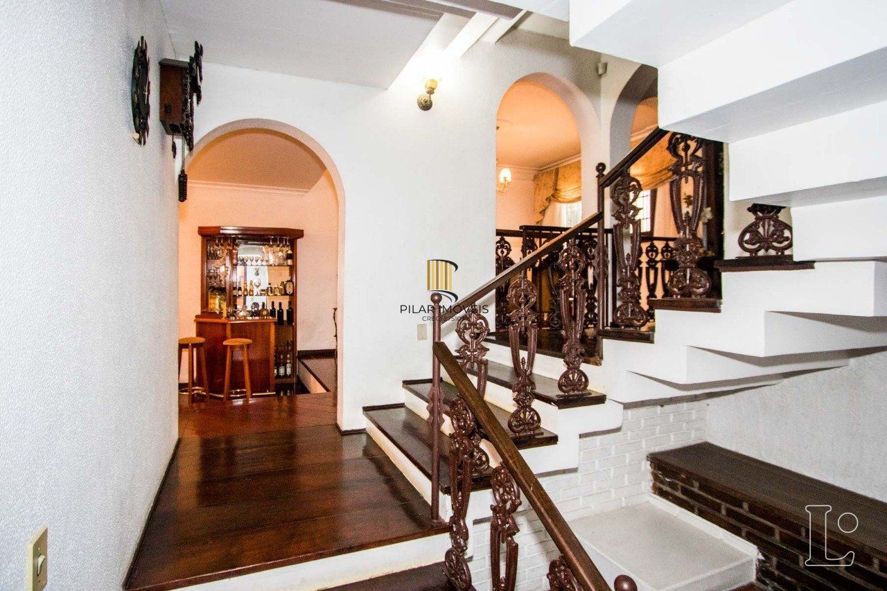 Casa para Venda - 485m², 4 dormitórios, sendo 1 suites, 3 vagas - Cristal
