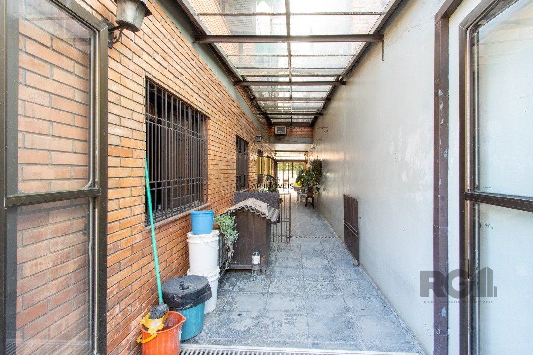 Casa para Venda - 500m², 4 dormitórios, sendo 1 suites, 4 vagas - Coronel Aparício Borges
