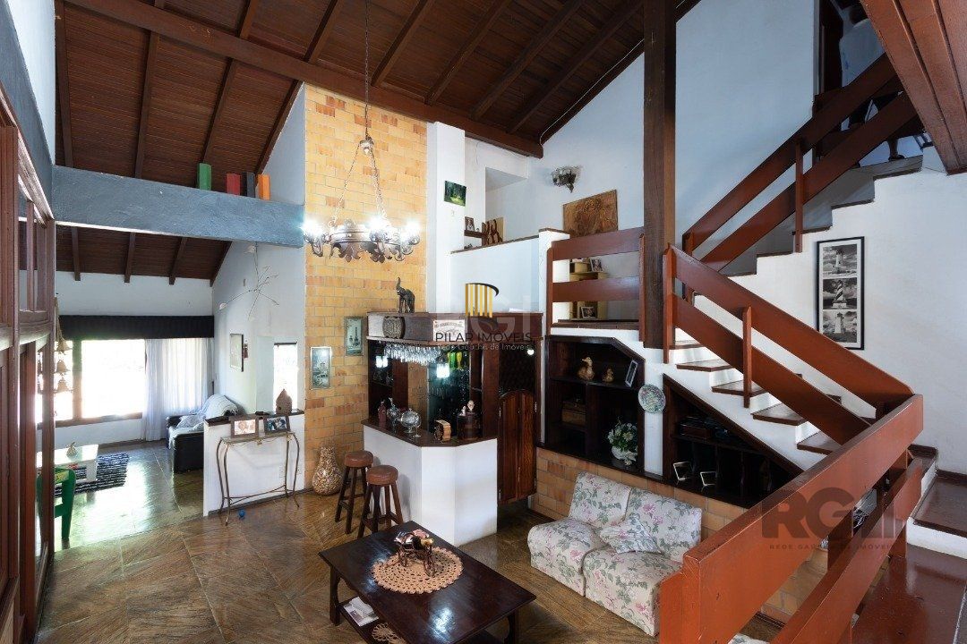 Casa 4 dormitórios no bairro Cristal