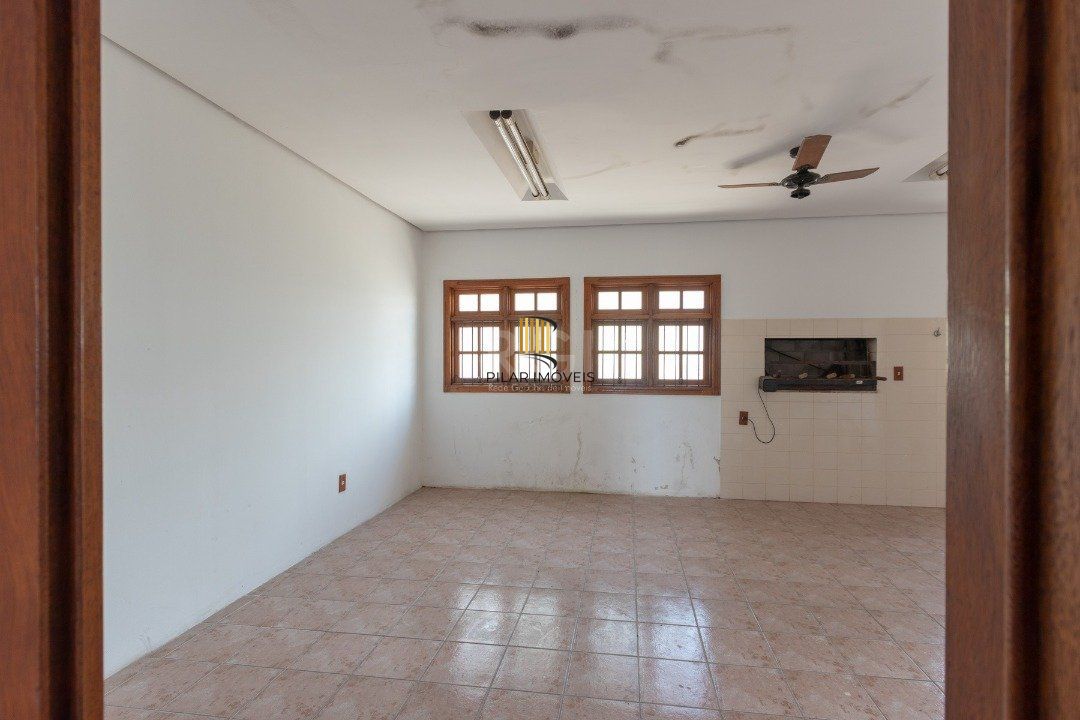 Casa para Venda - 460m², 4 dormitórios, sendo 1 suites, 4 vagas - Cristal