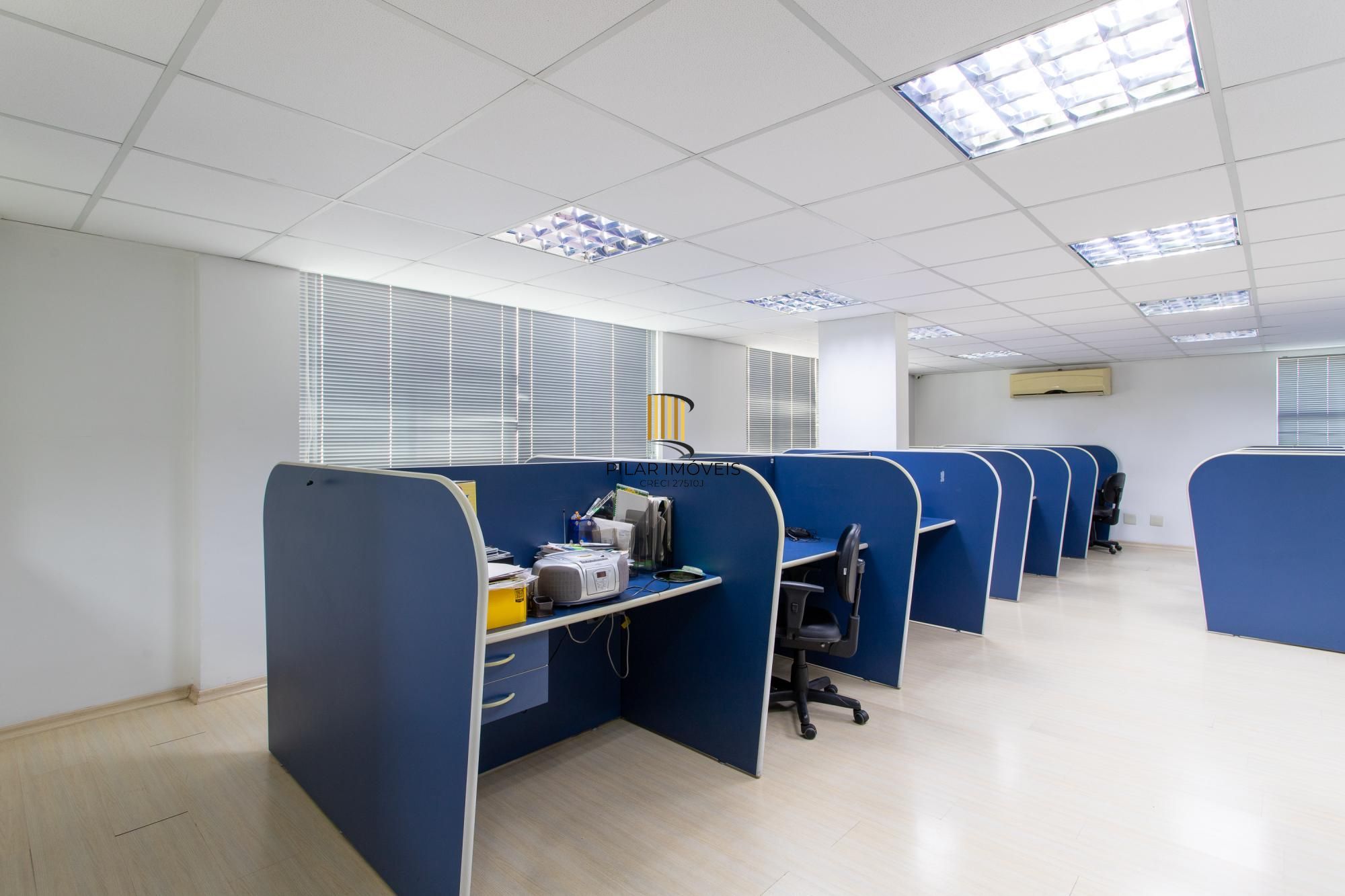 Andar inteiro mobiliado com 215 m² para até 60 pessoas
