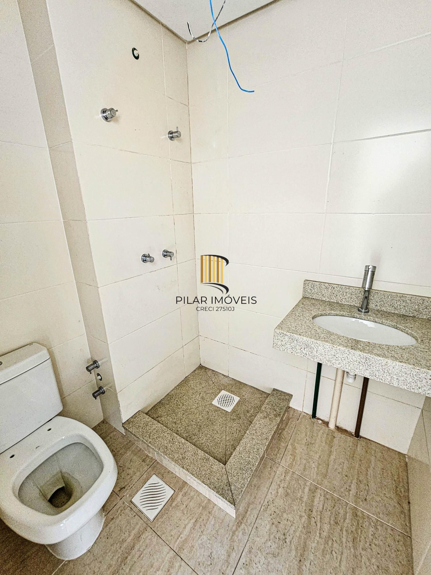 Casa 3 andares de 250,88m², com elevador novo