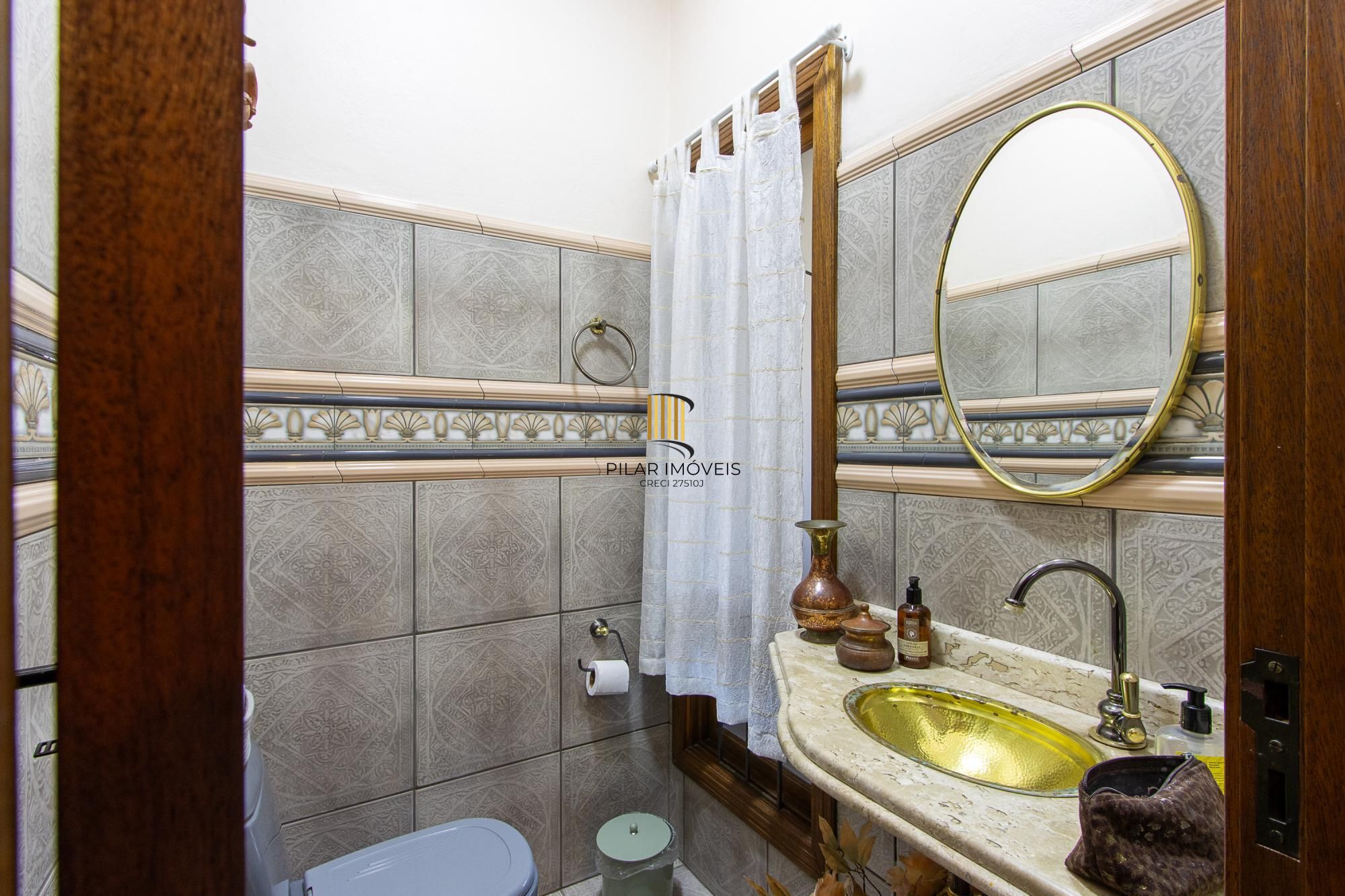 Casa 3 dormitórios no bairro Tristeza